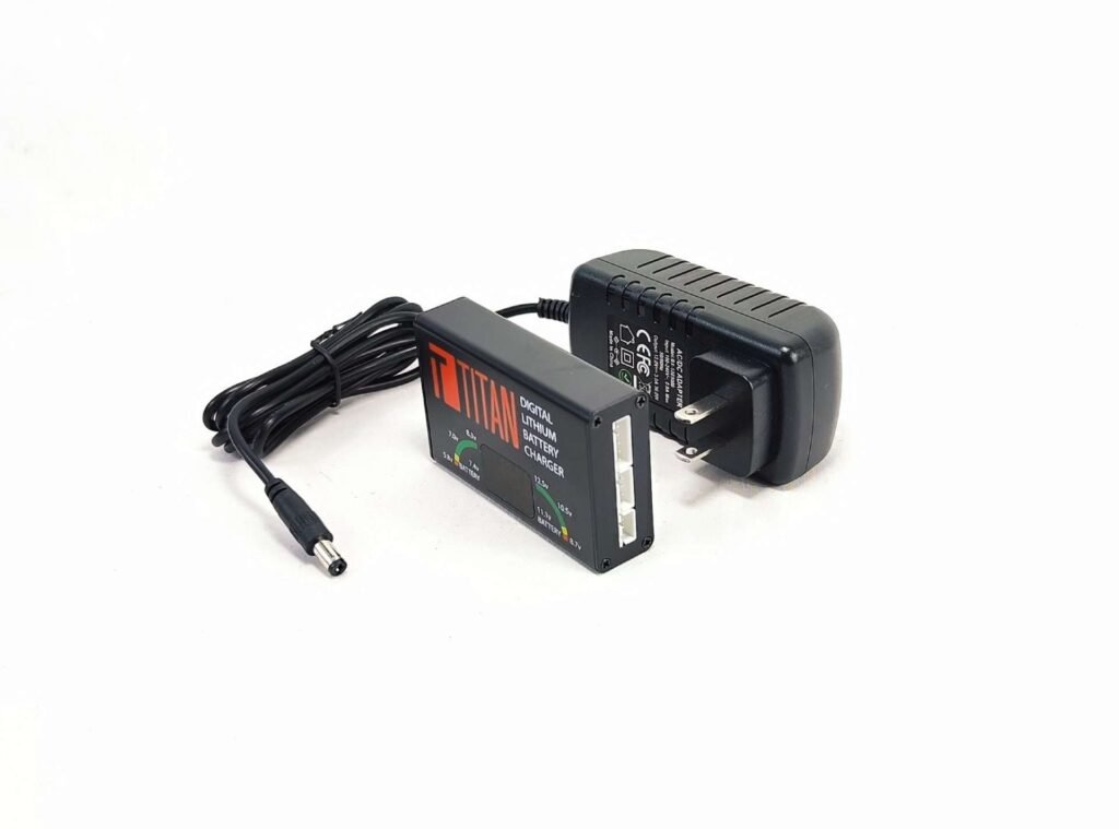 Cargador de bateria TITAN-DIGITAL LITHIUM BATTERY CHARGER