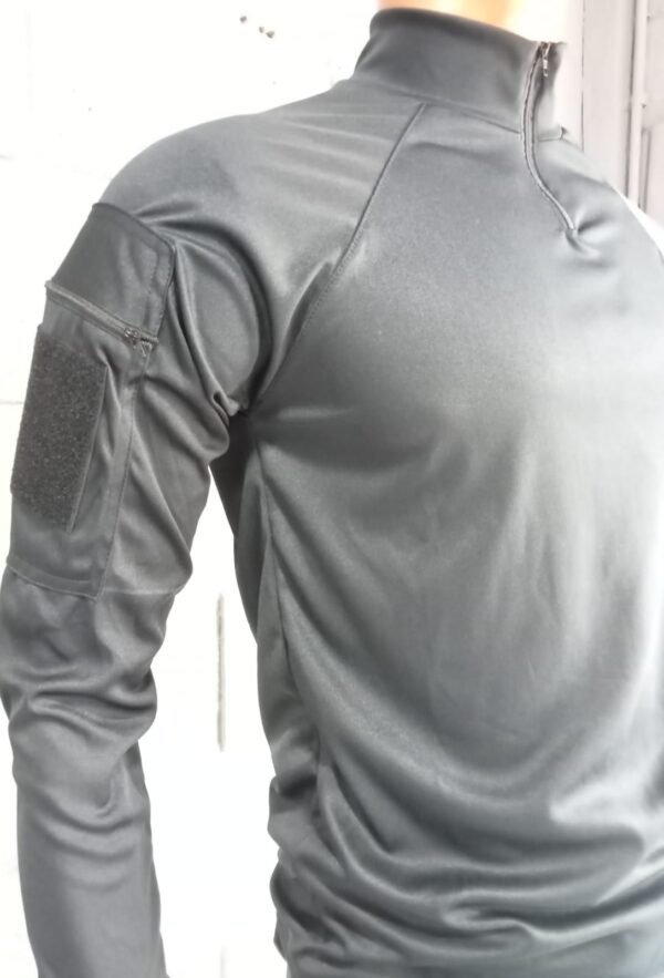 Buzo negro con cierre (Talla XL)
