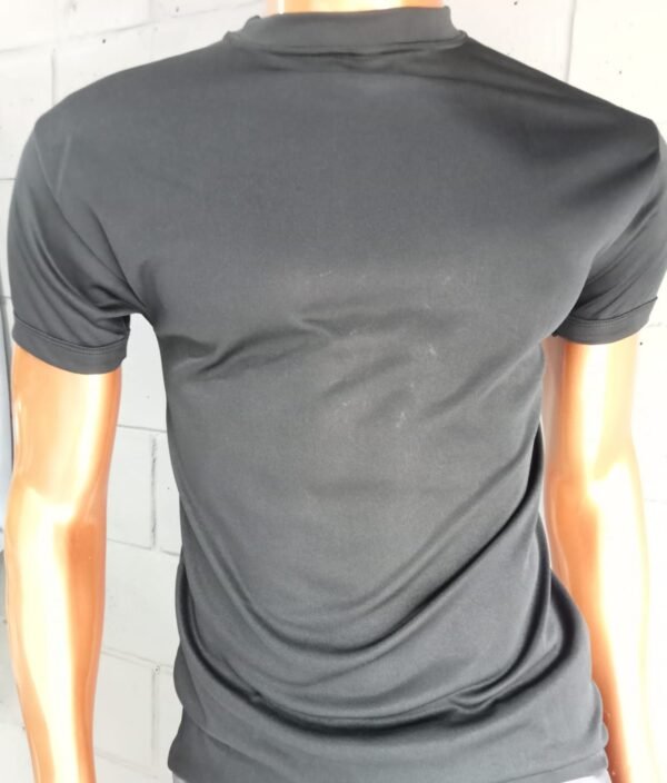 Camiseta sencilla negra (Talla L)