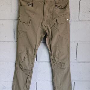 Pantalón Tactico 8 bolsillos verde tela delgada (talla M)