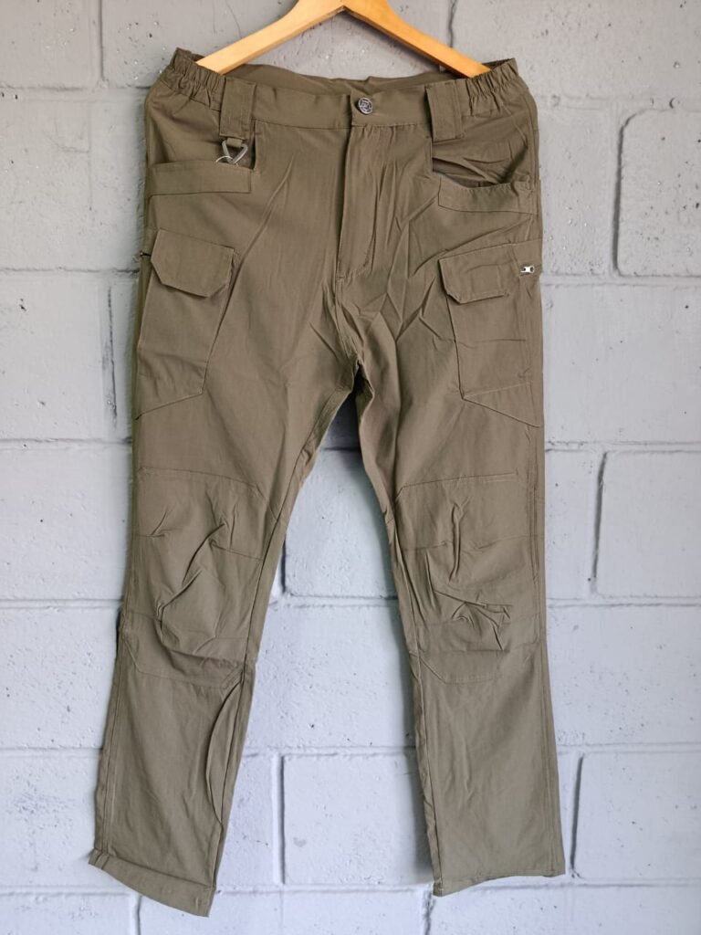 Pantalón Tactico 8 bolsillos verde tela delgada (talla M)