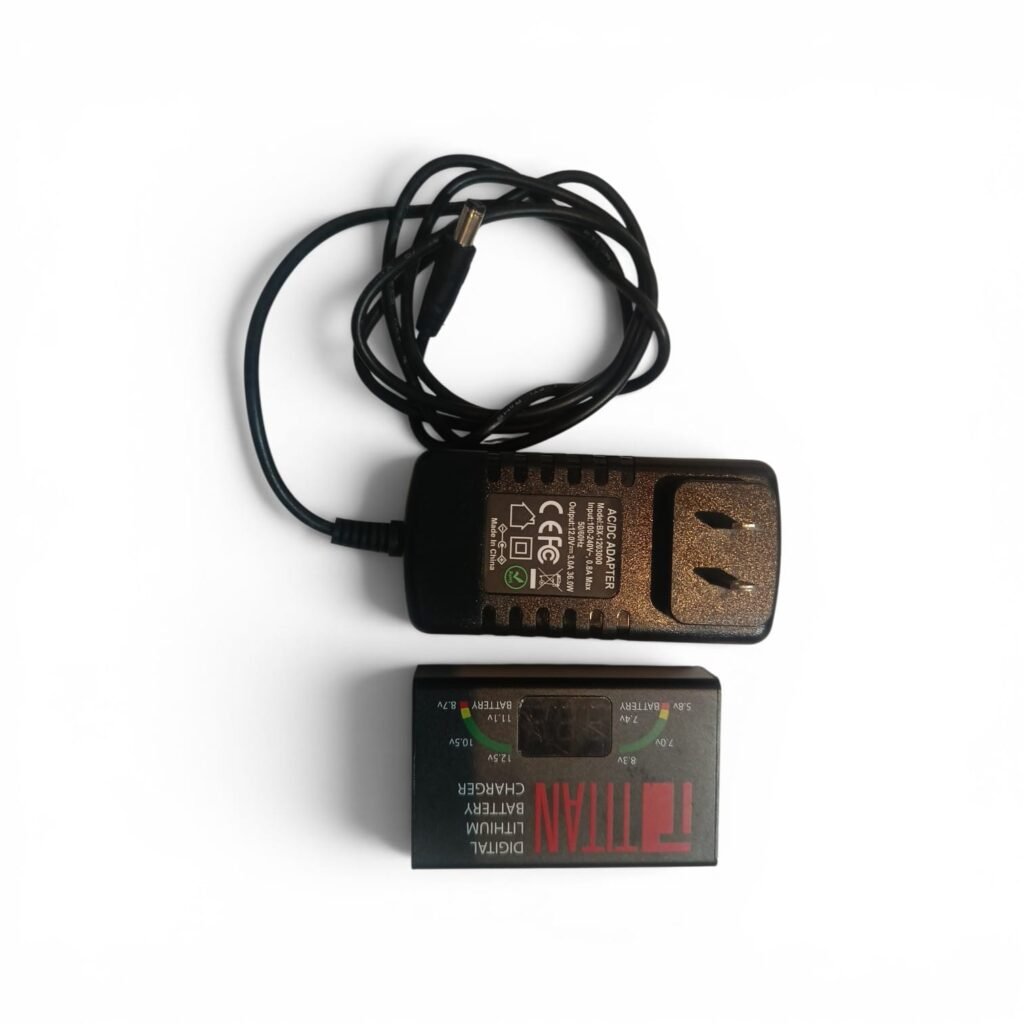 Cargador de bateria TITAN-DIGITAL LITHIUM BATTERY CHARGER SEGUNDA MANO (UNICO)